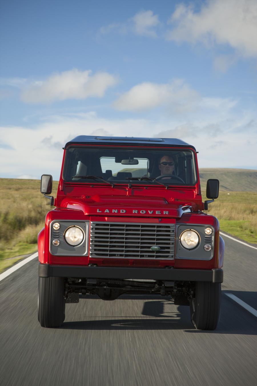  Land Rover Defender 110 2013 года  (фото 7 из 11)